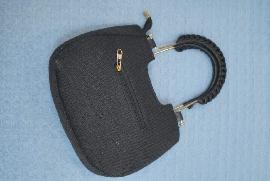 Bag: metal handle sling