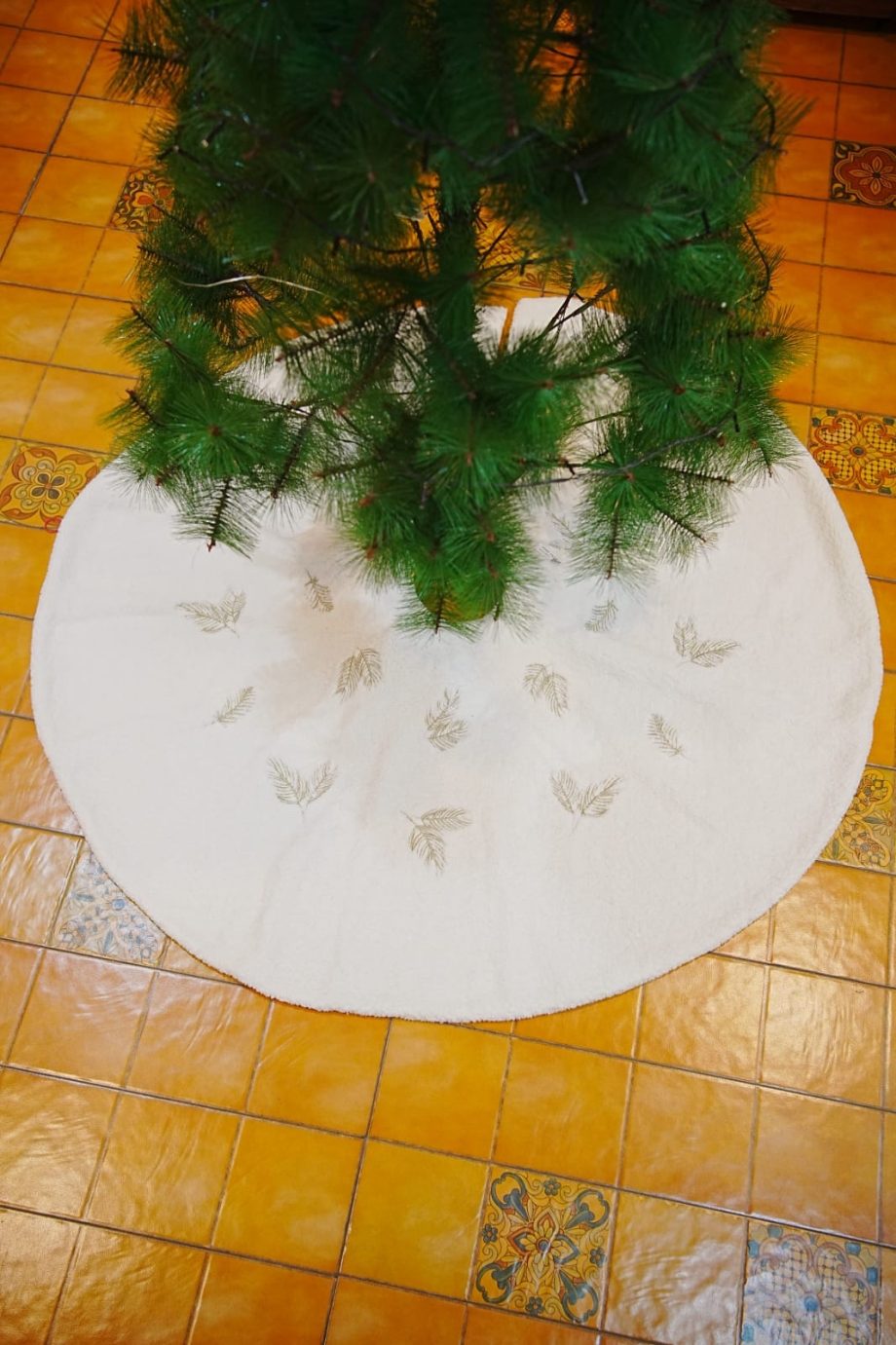 Xmas: tree skirt-MV