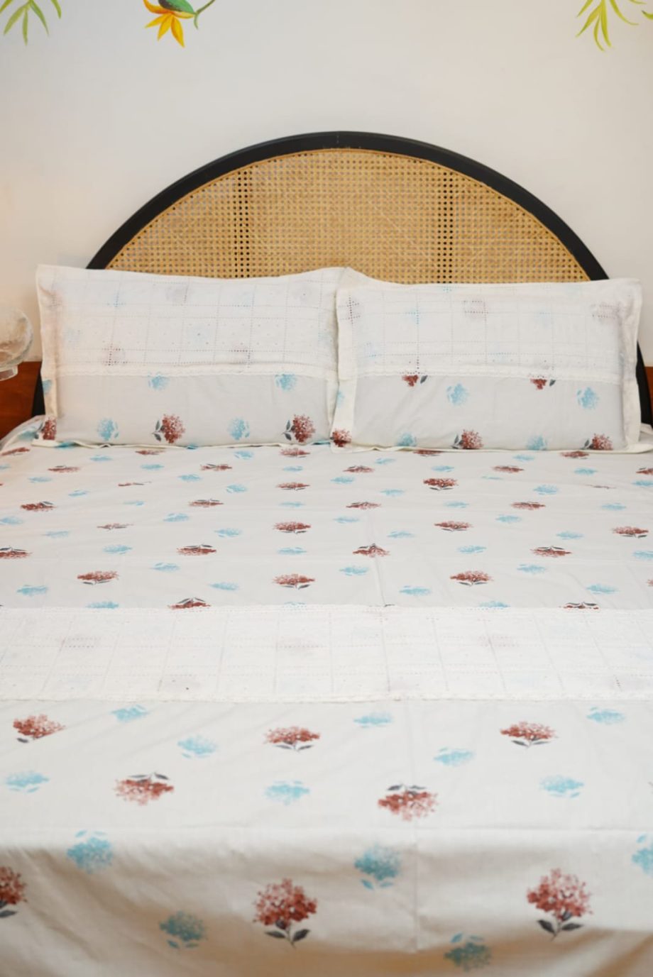 Queen : soft cotton bed sheet