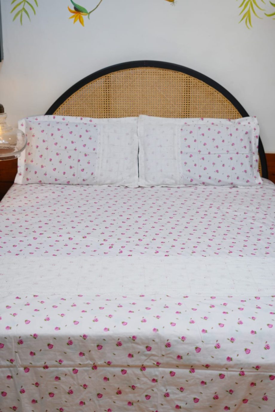 Queen : soft cotton bed sheet