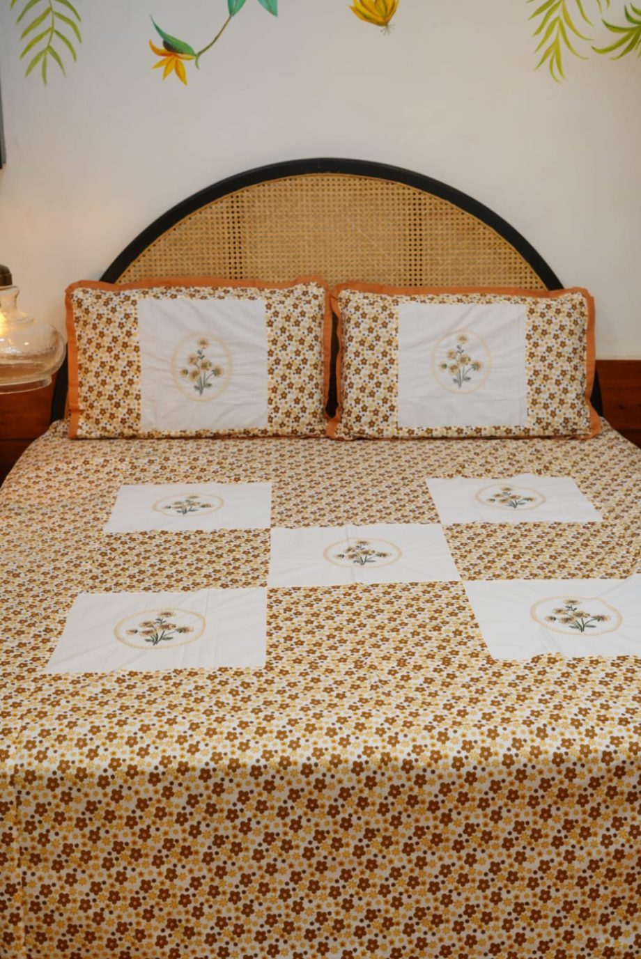 Queen :Hand embroidery bedsheet