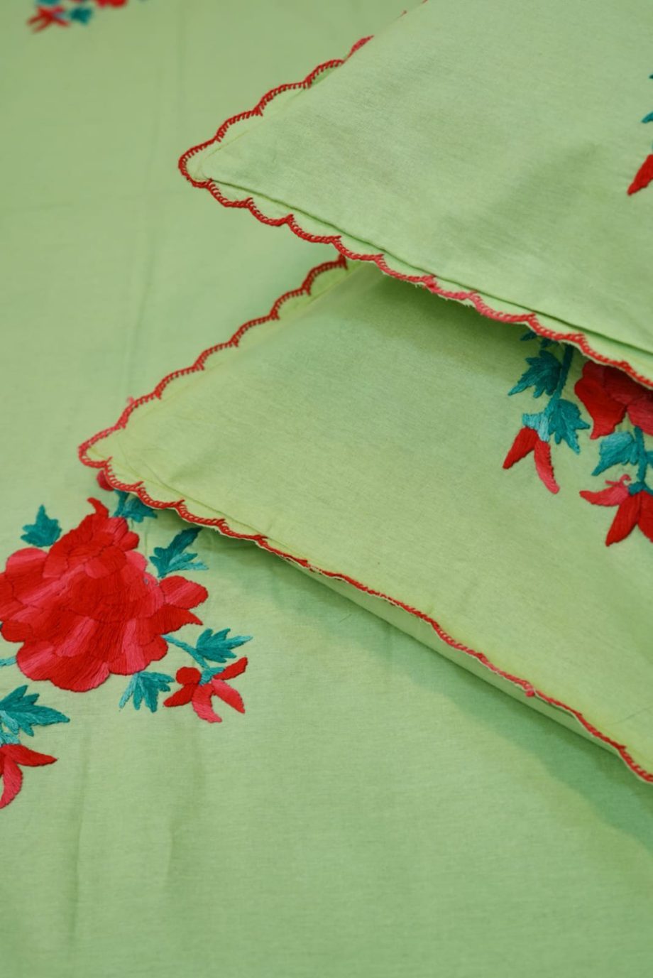 Queen :Hand embroidery bedsheet