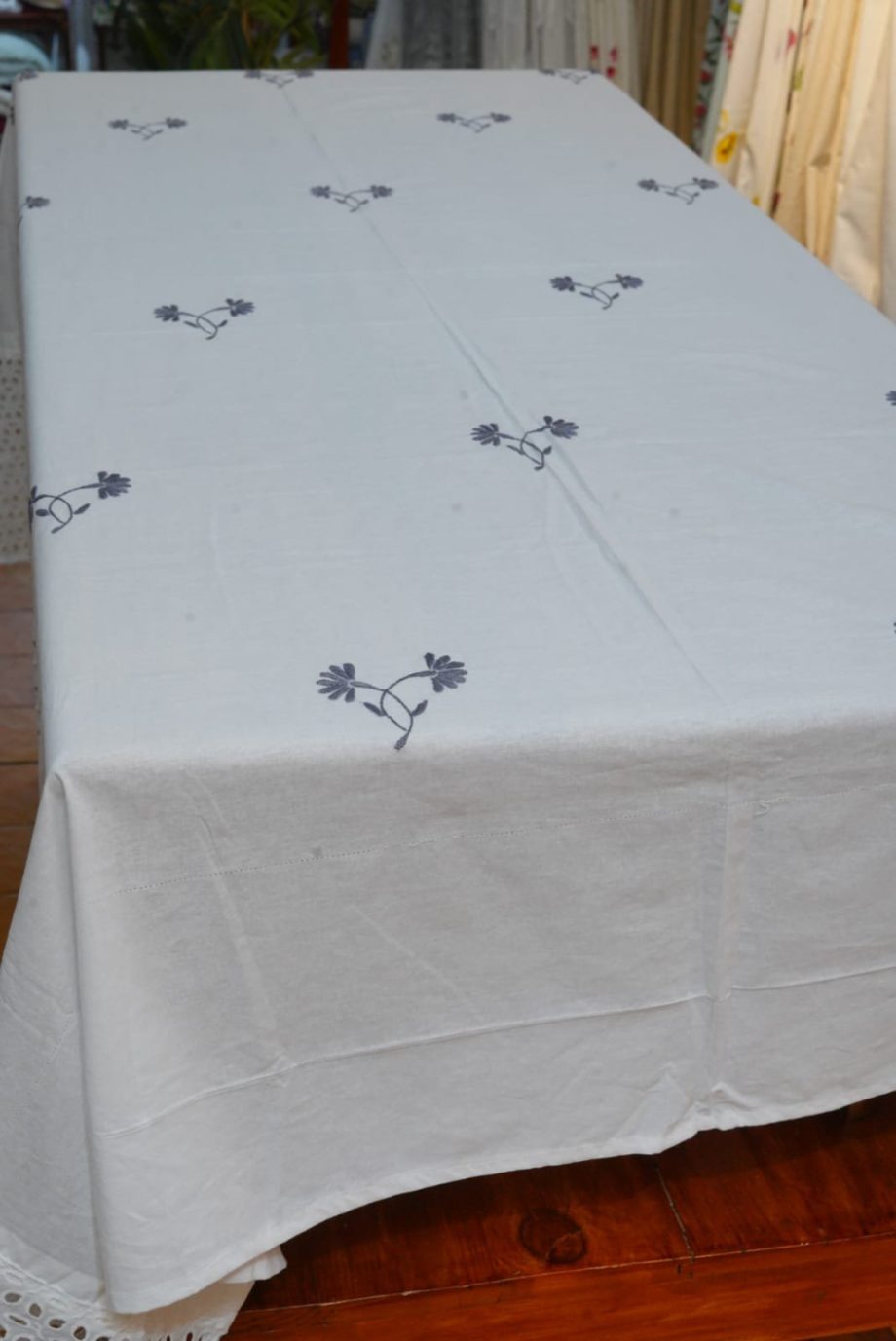 6 seater table cloth