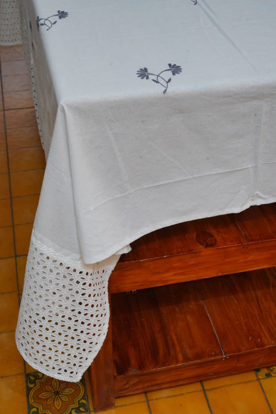 6 seater table cloth