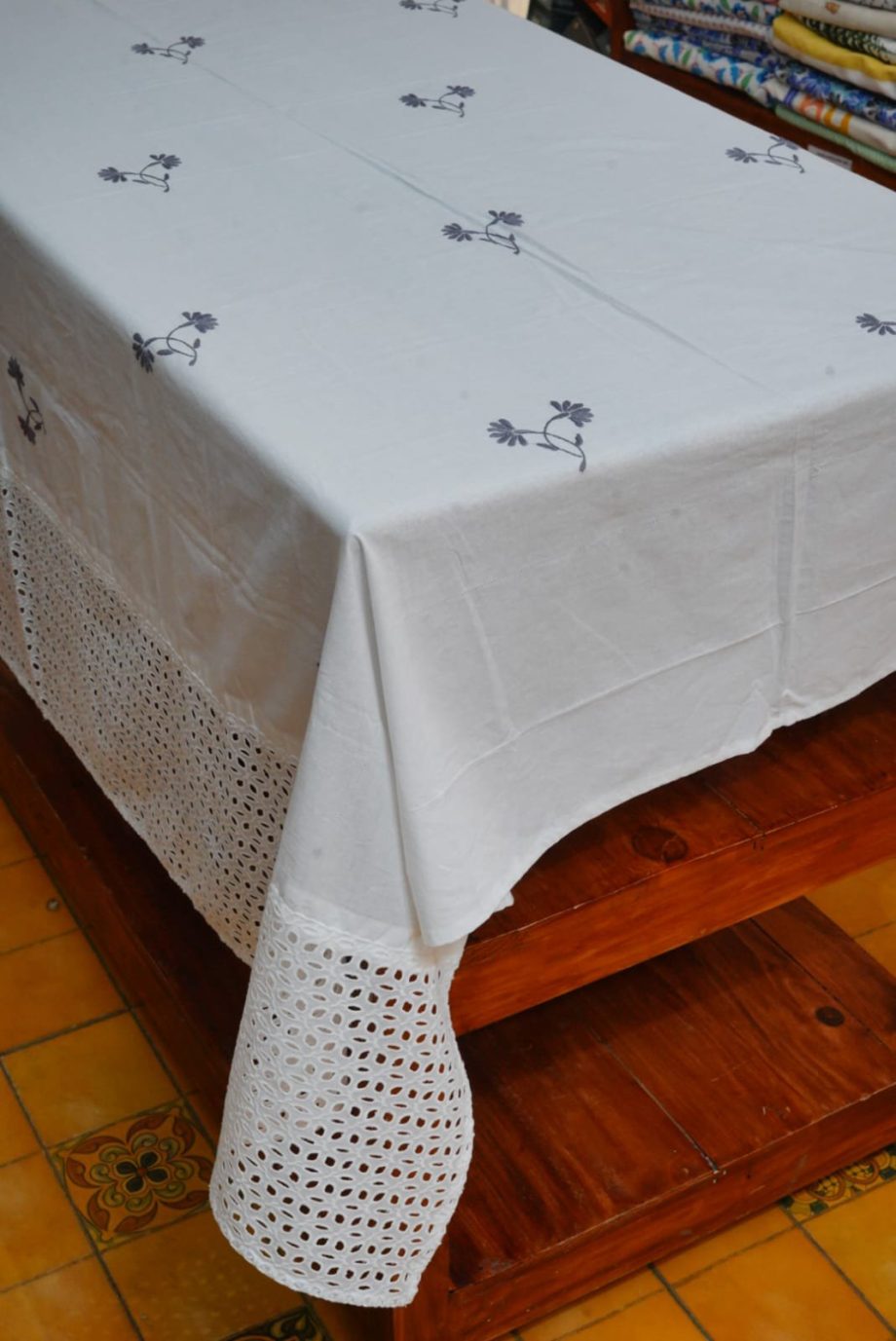 6 seater table cloth