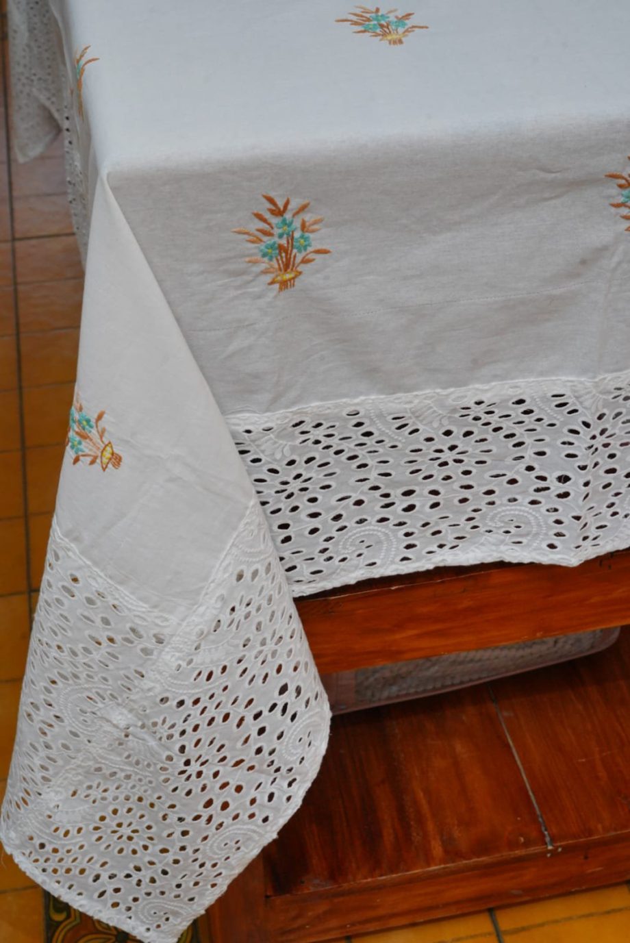 6 seater table cloth