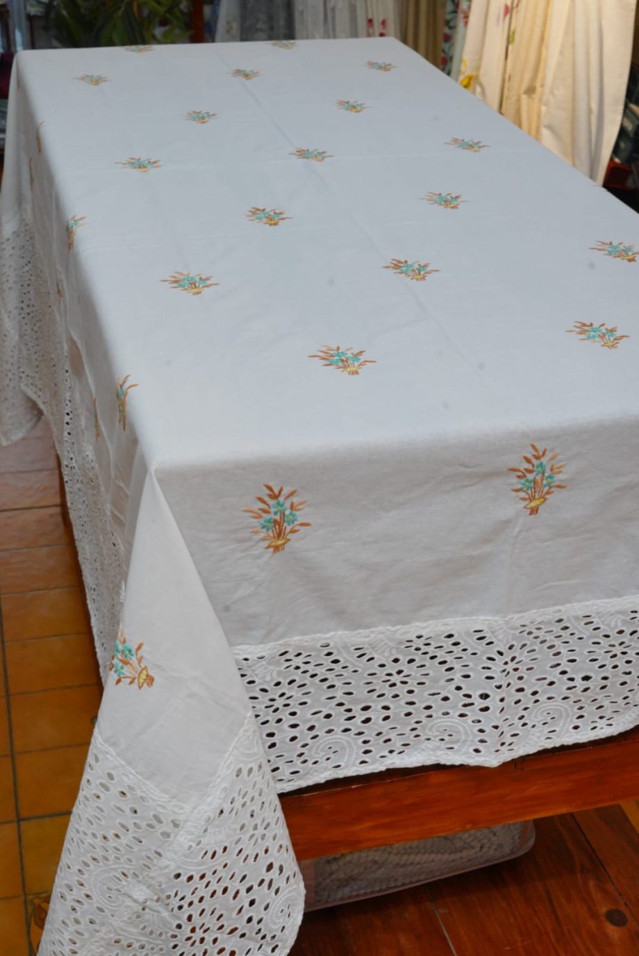 6 seater table cloth