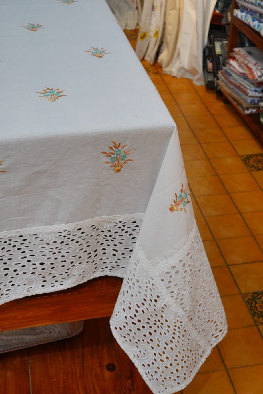 6 seater table cloth