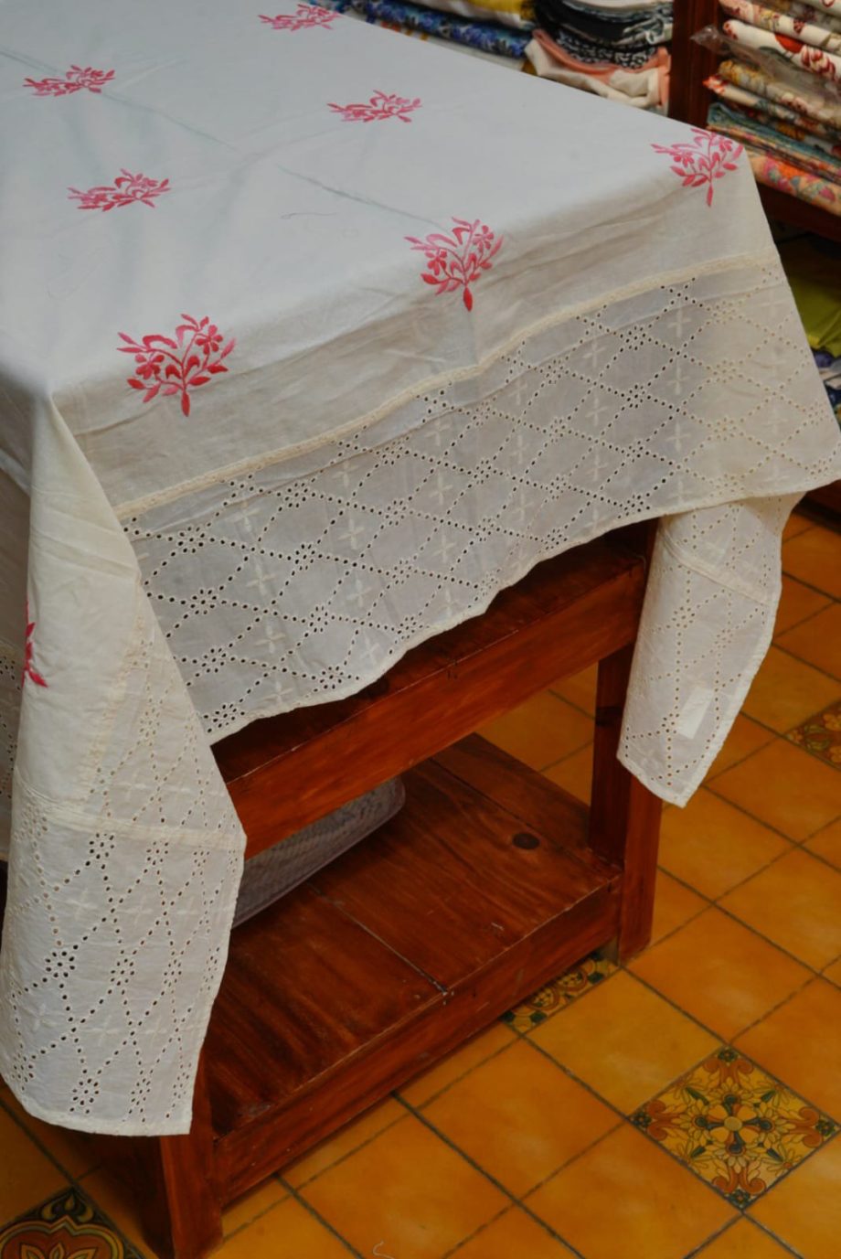 6 seater table cloth