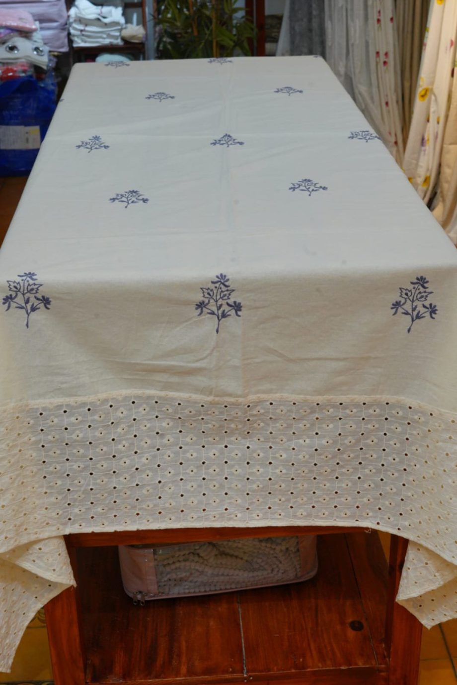 6 Seater table cloth