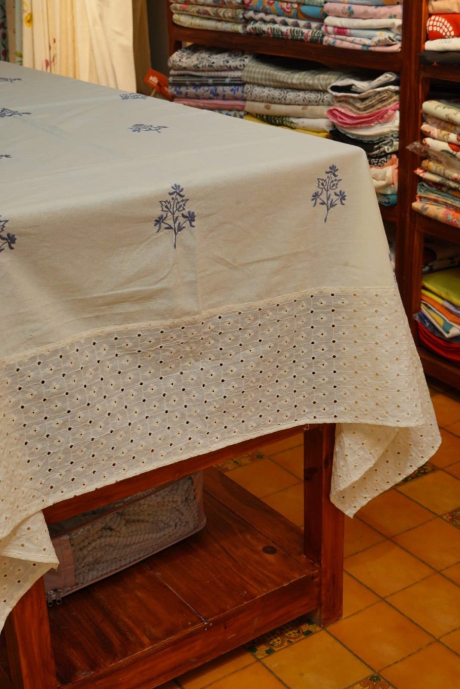 6 Seater table cloth